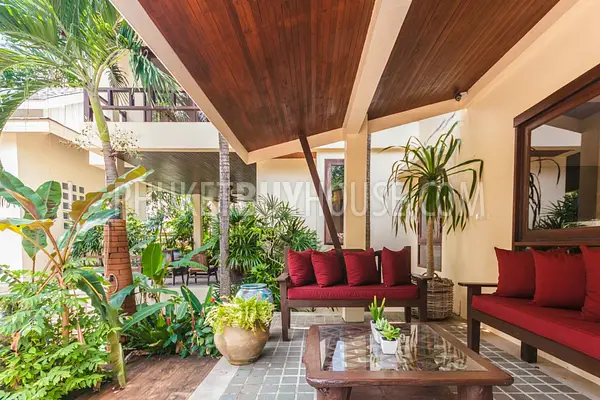 NAI4728: Large villa with a huge land plot 4 bedroom plus maid's room. Photo #3