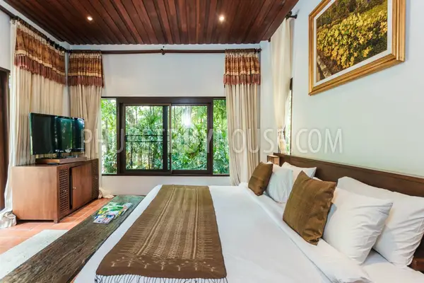 NAI4728: Large villa with a huge land plot 4 bedroom plus maid's room. Photo #13
