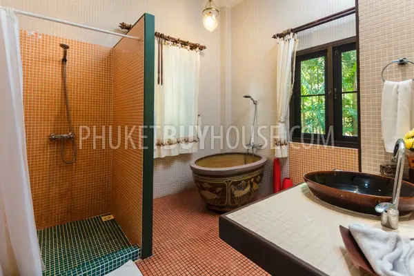 NAI4728: Large villa with a huge land plot 4 bedroom plus maid's room. Photo #18