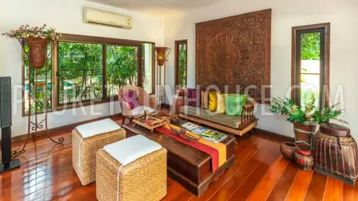NAI4728: Large villa with a huge land plot 4 bedroom plus maid's room. Fotoğraf #26