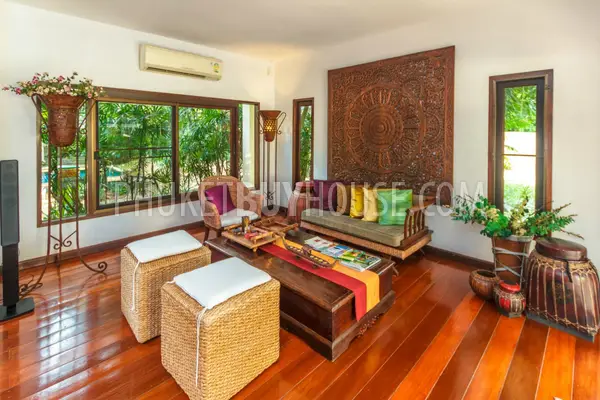 NAI4728: Large villa with a huge land plot 4 bedroom plus maid's room. Photo #26