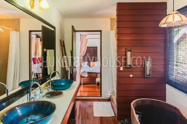 NAI4728: Large villa with a huge land plot 4 bedroom plus maid's room. Photo #28