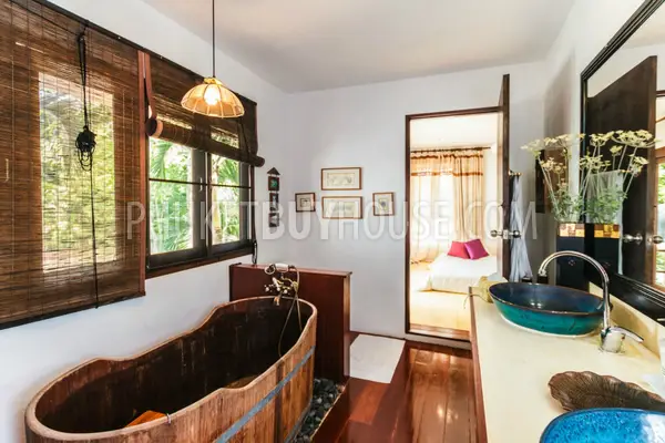 NAI4728: Large villa with a huge land plot 4 bedroom plus maid's room. Photo #29