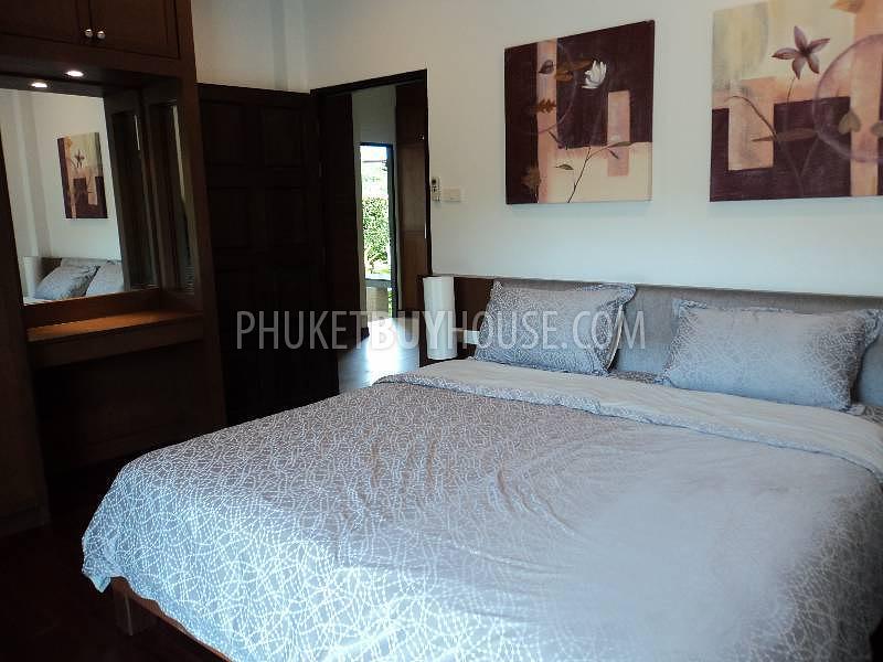 NAI992: Newly Built 3 Bedroom Bali Thai Style Villa in Nai Harn. Фото #42