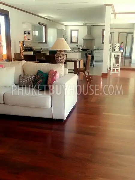 CHE4841: Luxury 4 bedroom villa in Laguna. Photo #10