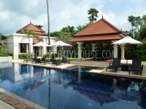 CHE4841: Luxury 4 bedroom villa in Laguna. Photo #17