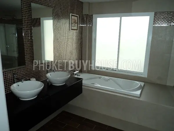 NAI992: Newly Built 3 Bedroom Bali Thai Style Villa in Nai Harn. Photo #15