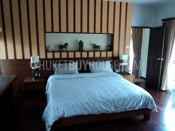 NAI992: Newly Built 3 Bedroom Bali Thai Style Villa in Nai Harn. Photo #17