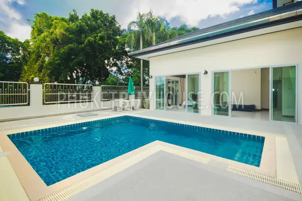 KTH4896: Six Bedroom Villa with Private Pool for Sale in Kathu. Fotoğraf #1