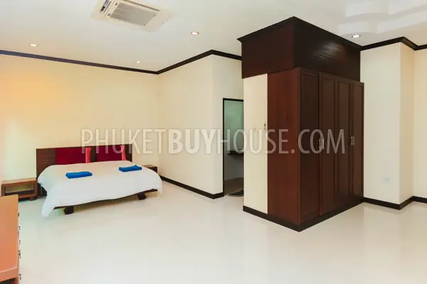 KTH4896: Six Bedroom Villa with Private Pool for Sale in Kathu. Fotoğraf #13