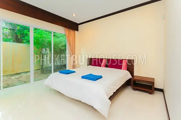 KTH4896: Six Bedroom Villa with Private Pool for Sale in Kathu. Fotoğraf #14