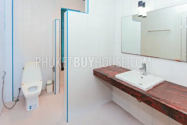 KTH4896: Six Bedroom Villa with Private Pool for Sale in Kathu. Fotoğraf #16
