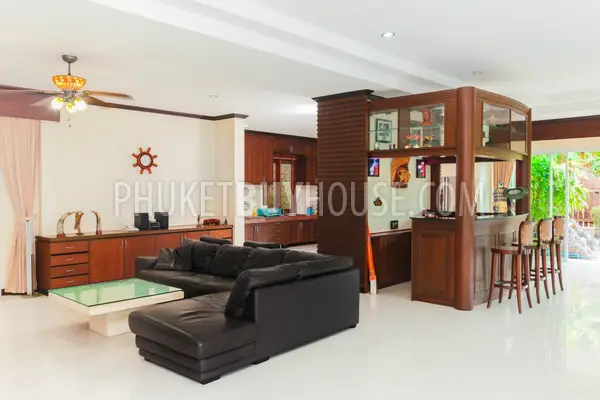 KTH4896: Six Bedroom Villa with Private Pool for Sale in Kathu. Fotoğraf #22