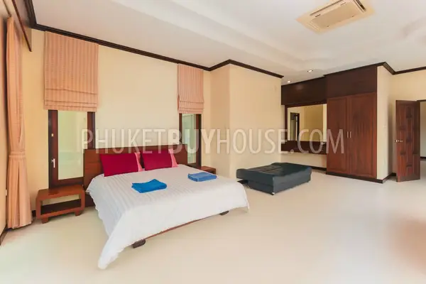 KTH4896: Six Bedroom Villa with Private Pool for Sale in Kathu. Fotoğraf #23