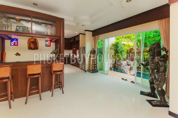KTH4896: Six Bedroom Villa with Private Pool for Sale in Kathu. Fotoğraf #26