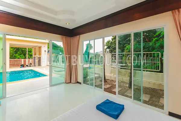 KTH4896: Six Bedroom Villa with Private Pool for Sale in Kathu. Fotoğraf #45