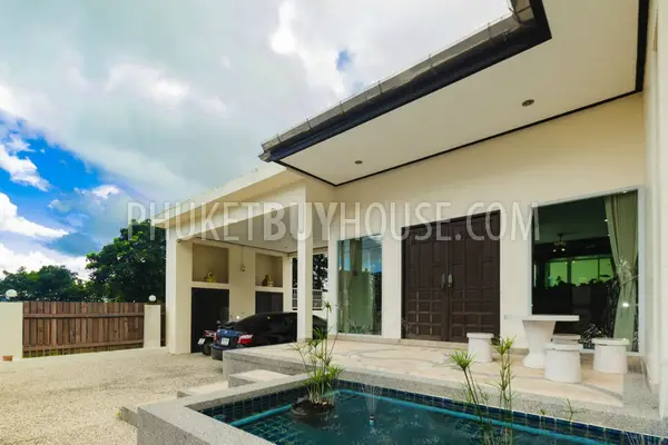 KTH4896: Six Bedroom Villa with Private Pool for Sale in Kathu. Fotoğraf #46