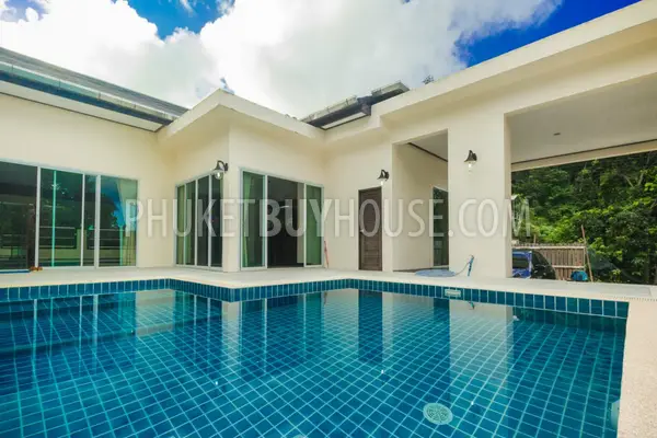 KTH4896: Six Bedroom Villa with Private Pool for Sale in Kathu. Fotoğraf #50
