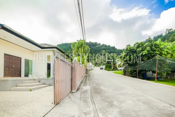 KTH4896: Six Bedroom Villa with Private Pool for Sale in Kathu. Fotoğraf #52