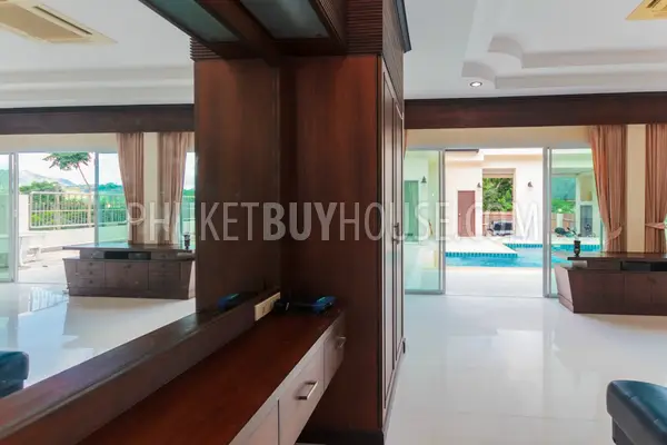 KTH4896: Six Bedroom Villa with Private Pool for Sale in Kathu. Fotoğraf #56