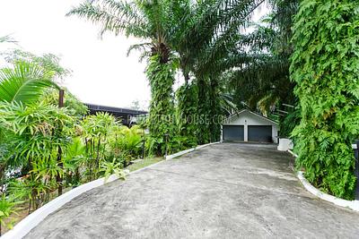 CHA4900: Two-storey Villa with 8 bedrooms and Swimming Pool in Chalong. Photo #9