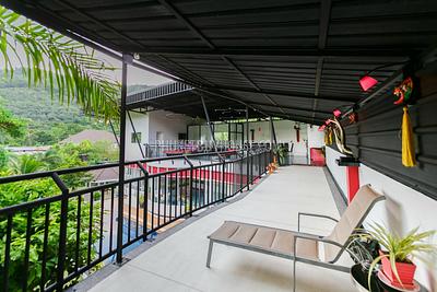 CHA4900: Two-storey Villa with 8 bedrooms and Swimming Pool in Chalong. Photo #10