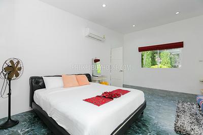 CHA4900: Two-storey Villa with 8 bedrooms and Swimming Pool in Chalong. Photo #12