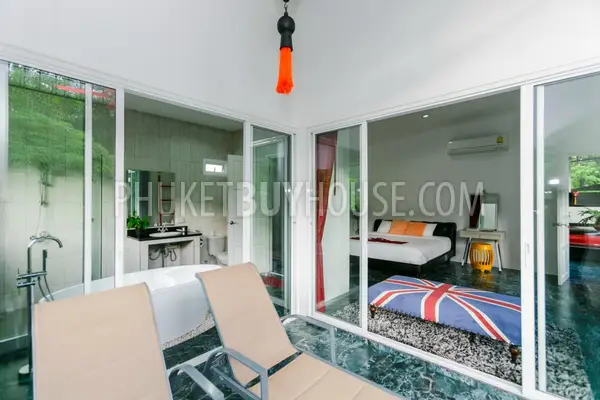 CHA4900: Two-storey Villa with 8 bedrooms and Swimming Pool in Chalong. Photo #16