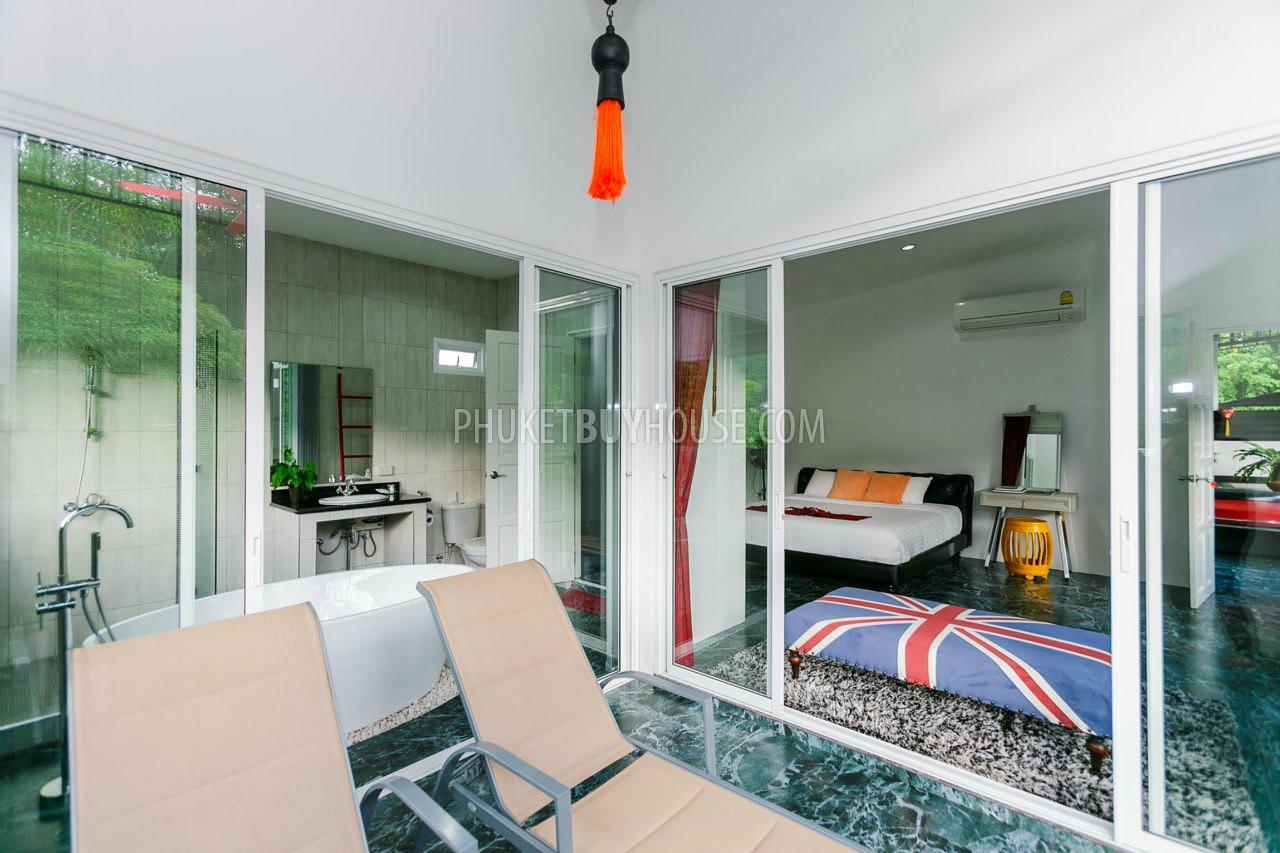 CHA4900: Two-storey Villa with 8 bedrooms and Swimming Pool in Chalong. Photo #16