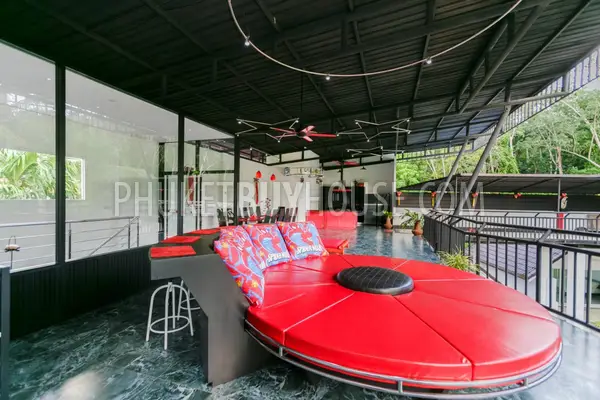 CHA4900: Two-storey Villa with 8 bedrooms and Swimming Pool in Chalong. Photo #18