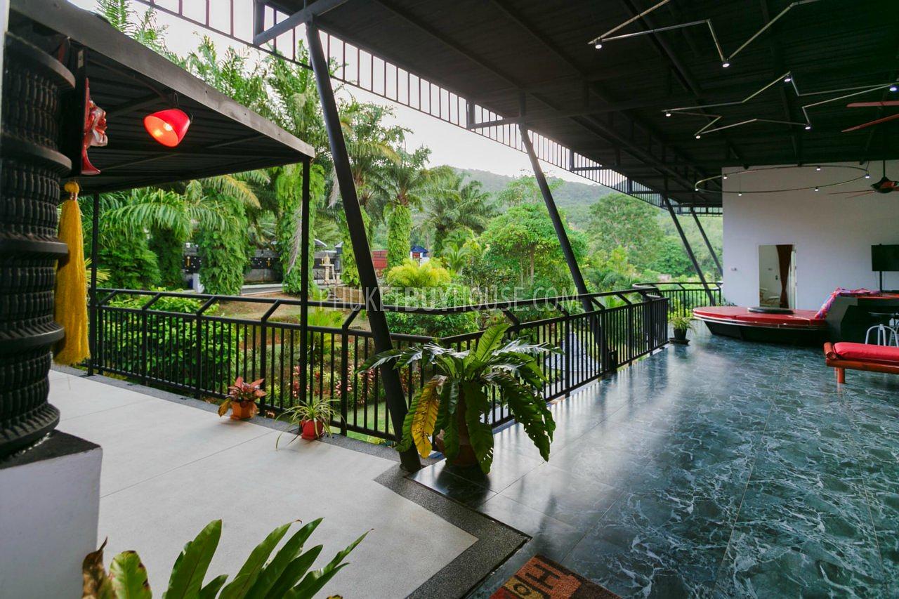 CHA4900: Two-storey Villa with 8 bedrooms and Swimming Pool in Chalong. Photo #22