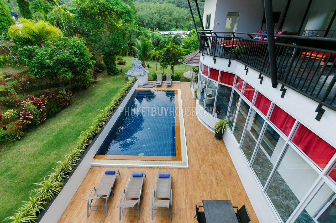 CHA4900: Two-storey Villa with 8 bedrooms and Swimming Pool in Chalong. Photo #23