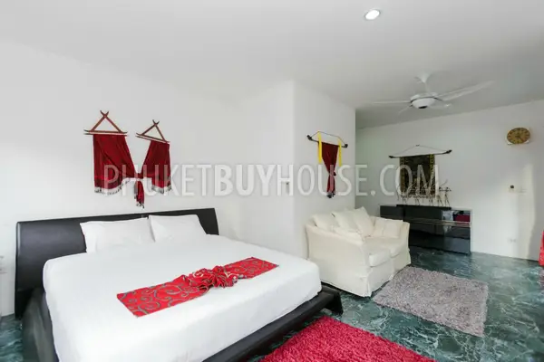 CHA4900: Two-storey Villa with 8 bedrooms and Swimming Pool in Chalong. Photo #28