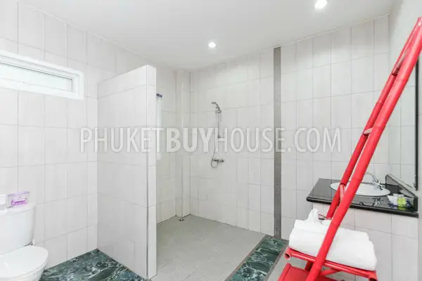 CHA4900: Two-storey Villa with 8 bedrooms and Swimming Pool in Chalong. Photo #31