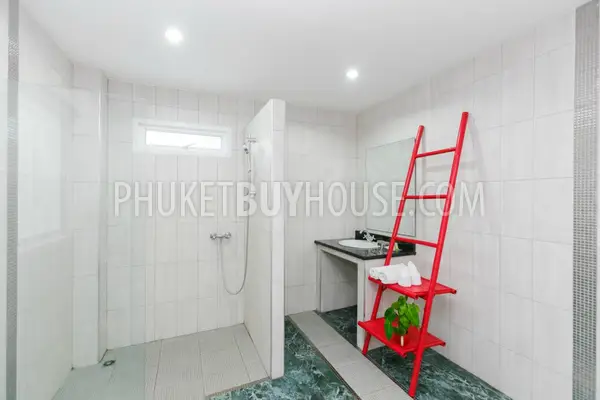 CHA4900: Two-storey Villa with 8 bedrooms and Swimming Pool in Chalong. Photo #35