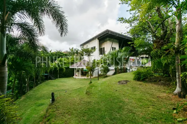 CHA4900: Two-storey Villa with 8 bedrooms and Swimming Pool in Chalong. Photo #42