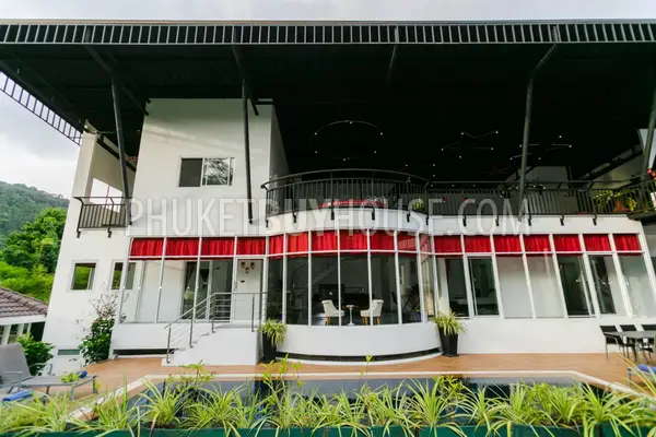 CHA4900: Two-storey Villa with 8 bedrooms and Swimming Pool in Chalong. Photo #44