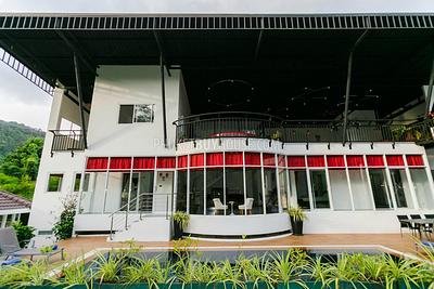 CHA4900: Two-storey Villa with 8 bedrooms and Swimming Pool in Chalong. Photo #44