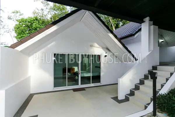 CHA4900: Two-storey Villa with 8 bedrooms and Swimming Pool in Chalong. Photo #46