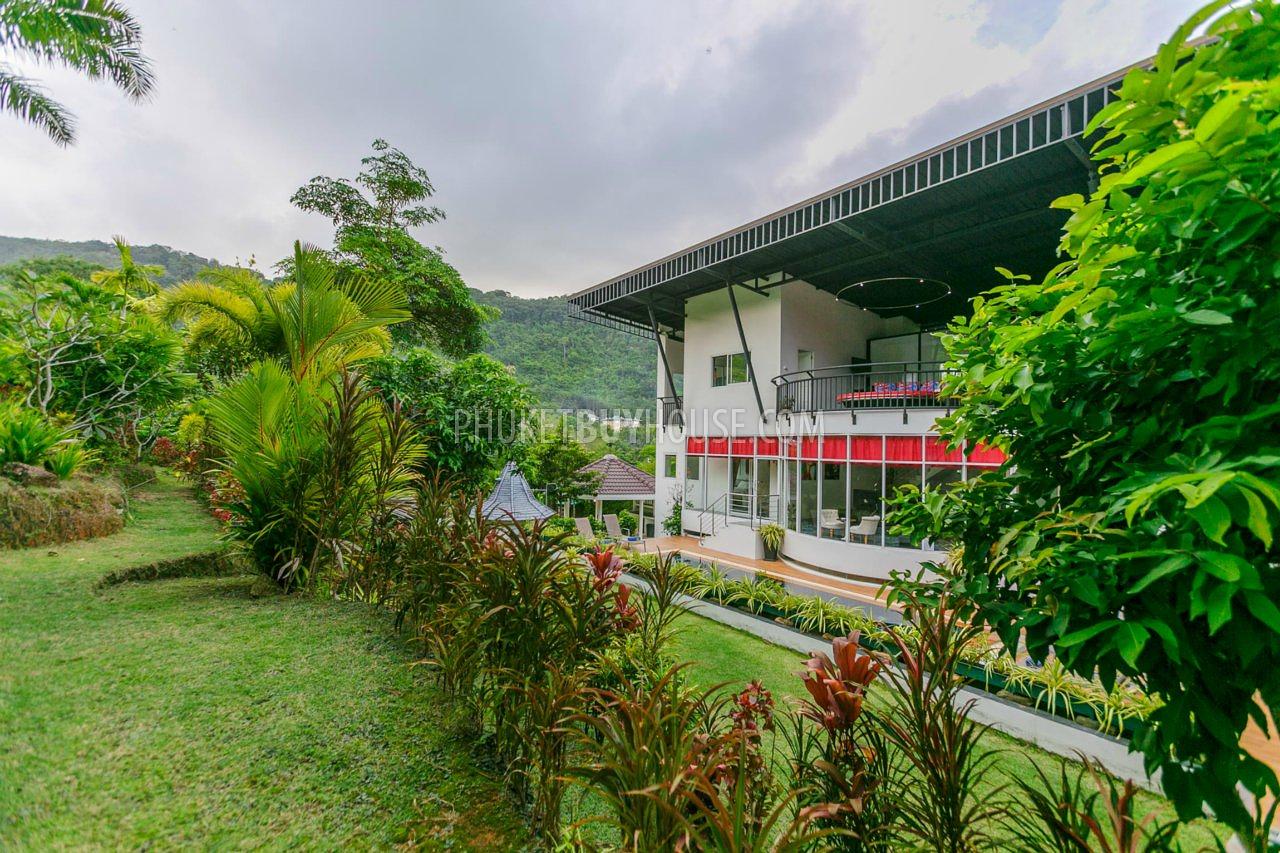 CHA4900: Two-storey Villa with 8 bedrooms and Swimming Pool in Chalong. Photo #51