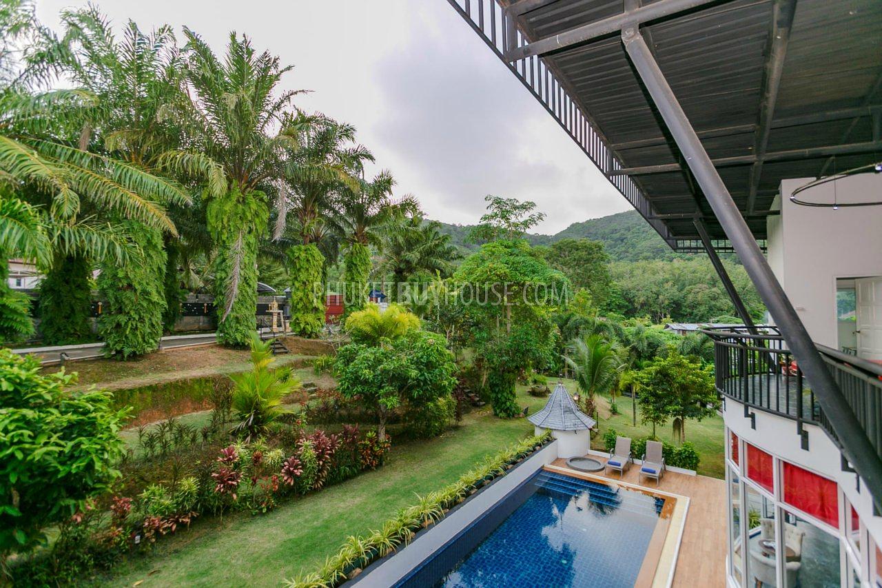CHA4900: Two-storey Villa with 8 bedrooms and Swimming Pool in Chalong. Photo #57