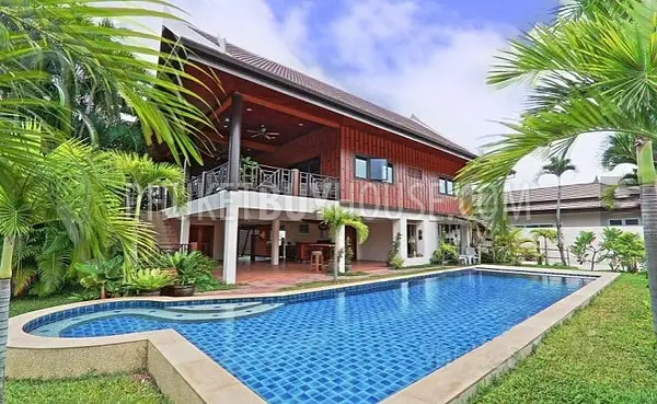 RAW4911: Big 4 Bedroom Private Pool Villa in Rawai. Photo #8