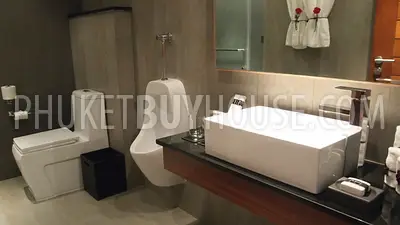 PHU4873: Condo with Excellent Views over the Sea and Coast Line in the Heart of Phuket. Fotoğraf #6