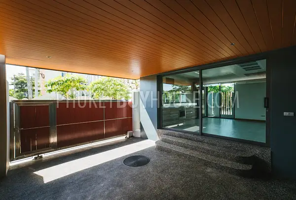 NAI4972: Luxury 2 Bedroom Villa just Minutes from Nai Harn beach. Photo #3