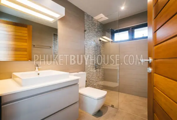 NAI4972: Luxury 2 Bedroom Villa just Minutes from Nai Harn beach. Photo #8