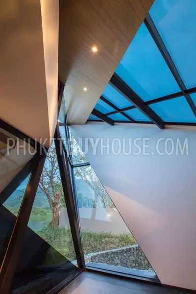KTH5005: Steel Architectural Designed Waterfront Masterpiece Villa in Phuket for Sale, a must see. Fotoğraf #17