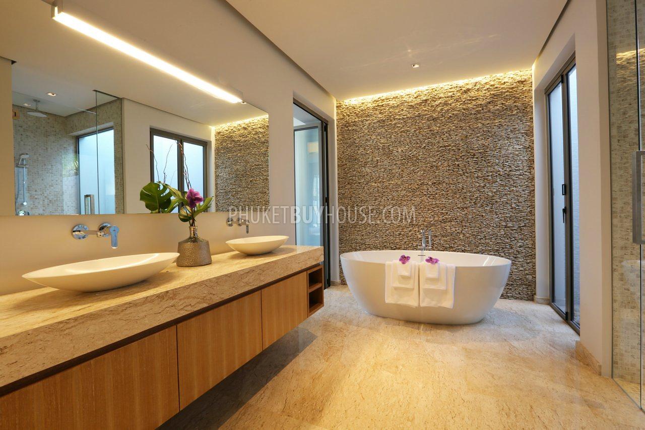 BAN5095: Exclusive 4+1 Bedroom Pool Villa in Bang Tao. Photo #14