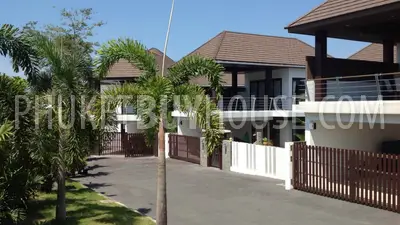 CHE5050: Spacious Modern 3 bedroom villa near Laguna with private pool. Photo #1