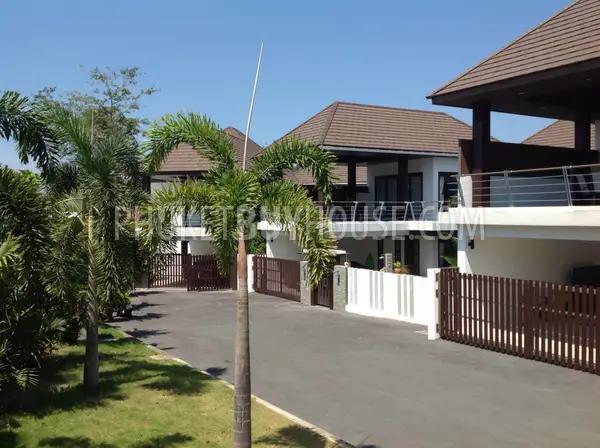 CHE5050: Spacious Modern 3 bedroom villa near Laguna with private pool. Fotoğraf #1