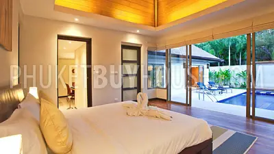 NAI5122: 3 Bedroom Luxury Villa in Nai Harn. Photo #5